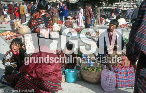 1055_Bhutan_1994_Markt in Paro.jpg